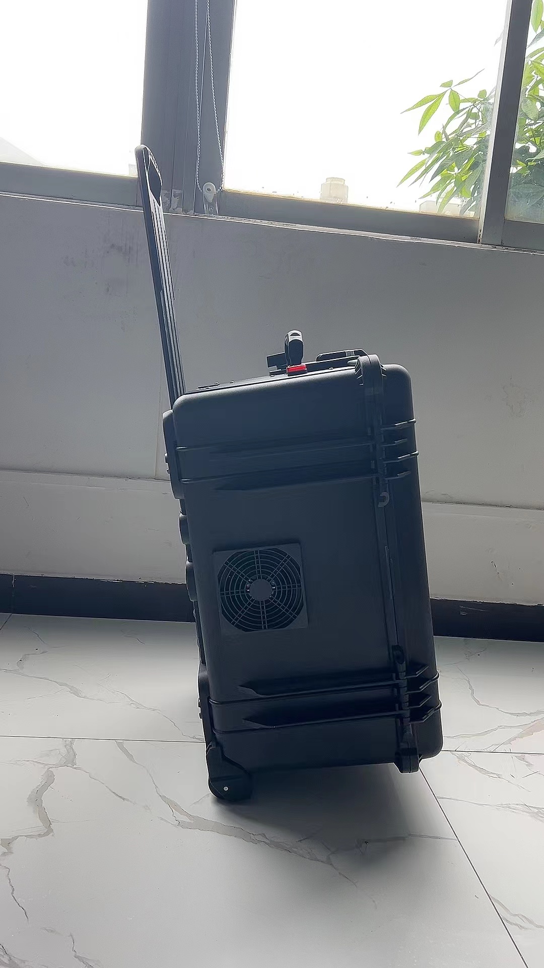 福泉手拉箱型移动通信干扰器